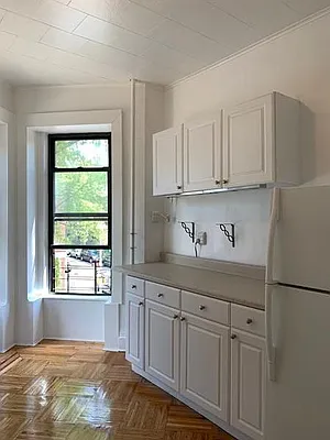 Rented by Compass | media 27