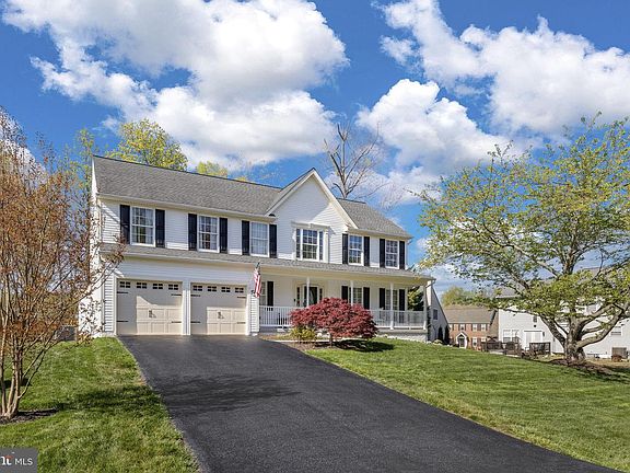4th image of 8 Queens Mill Ct