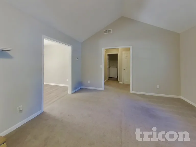 410 Red Oak Ct — Photo 2