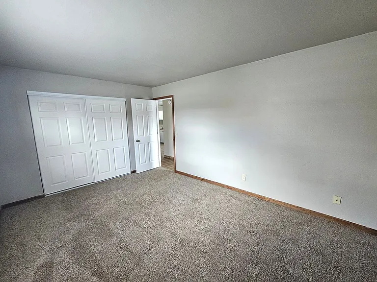 COACHLIGHT VILLAGE APARTMENTS — Photo 17
