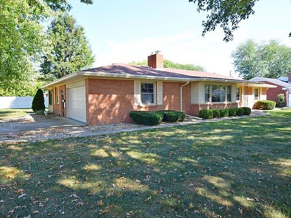 3rd image of 3528 Oakwood Dr