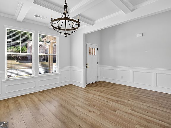 5th image of 4890 Sultana Way SW