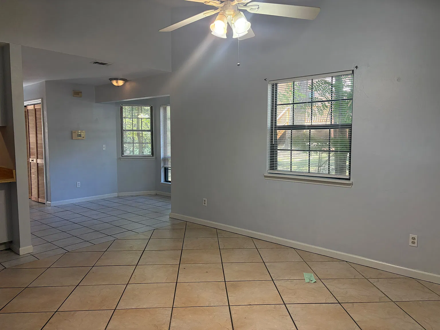 3 bed, 1110 sqft, $1,500 — Photo 2