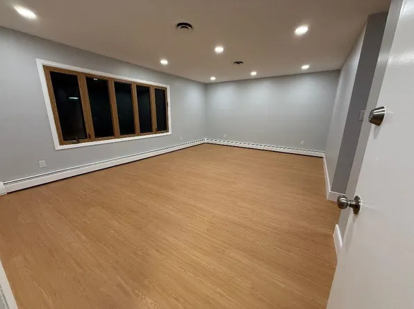 47 Country Village Court image 1 of 22