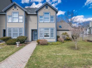 60 Amity Pl UNIT 60, Amherst, MA 01002