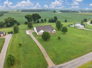 3560 Boomerang Dr, Marine, IL 62061