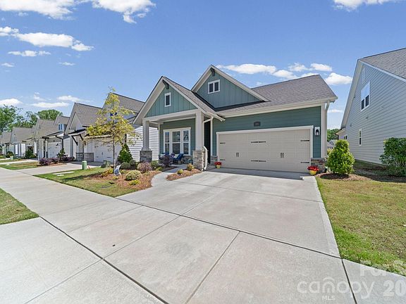 2nd image of 1133 Idyllic Ln
