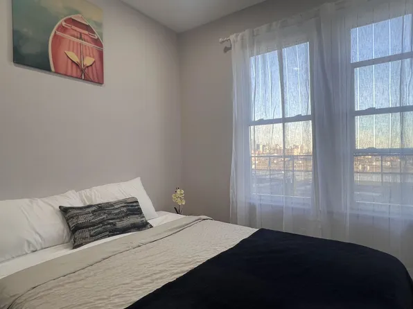 156 Randolph Avenue image 9 of 13