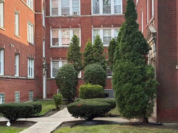 1303 E 71st Pl APT 1N, Chicago, IL 60619