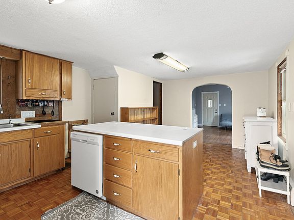 3rd image of 505 Riverside Ave N