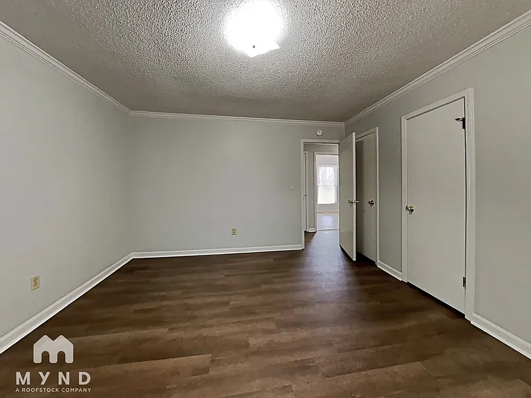 4353 Morningside Dr — Photo 8