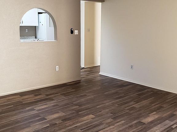 2nd image of 55 E Villas Cir