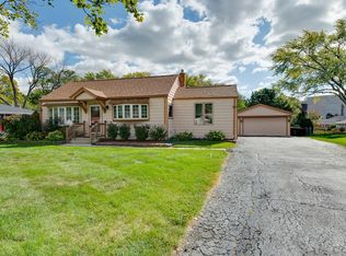 17W161 Leahy Rd, Oakbrook Terrace, IL 60181