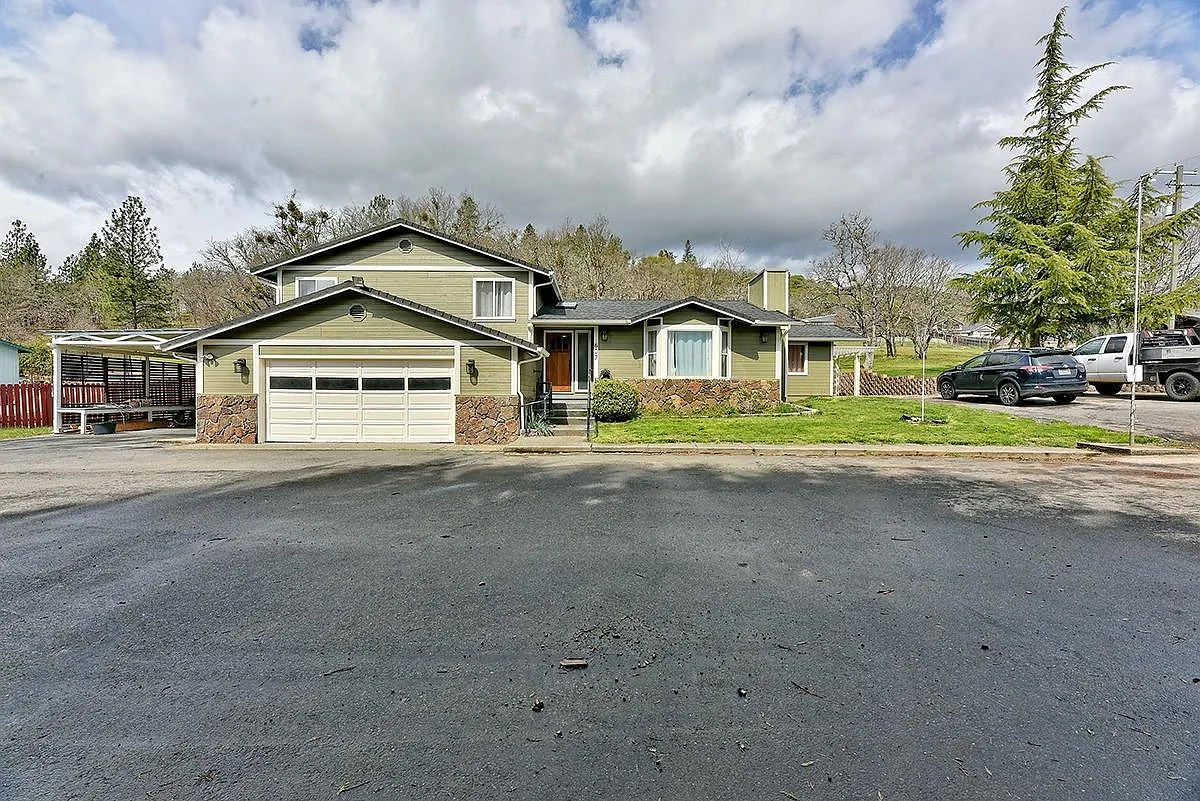 607 3rd St photo 1