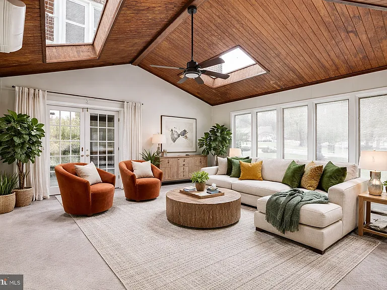 See the Potential

This 20' x 20' UNFURNISHED space features a dedicated mini split (AC/heat), tinted windows, and a new sliding glass door for comfort and natural light.
This is an insight to help you visualize how beautiful the space can look.