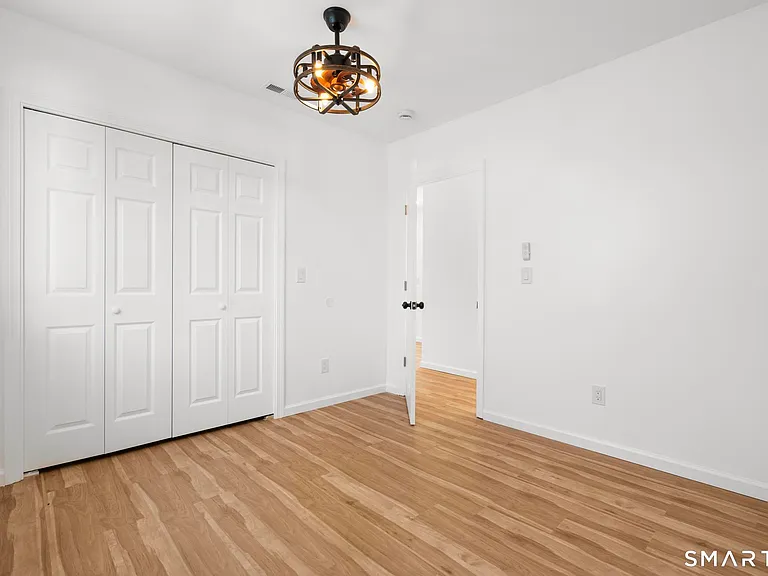810 Brewster St — Photo 21