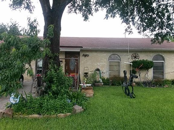 2nd image of 917 Briarwood Dr