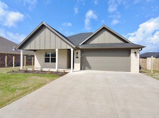 983 Maple View St, Springdale, AR 72762