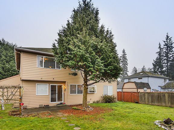 5th image of 13728 36th Pl SW