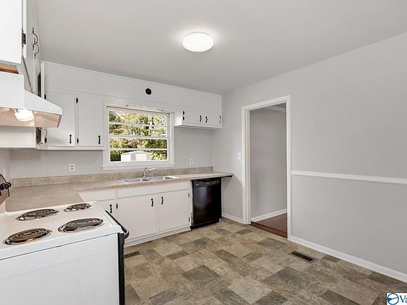 4th image of 11422 Hillwood Dr SE