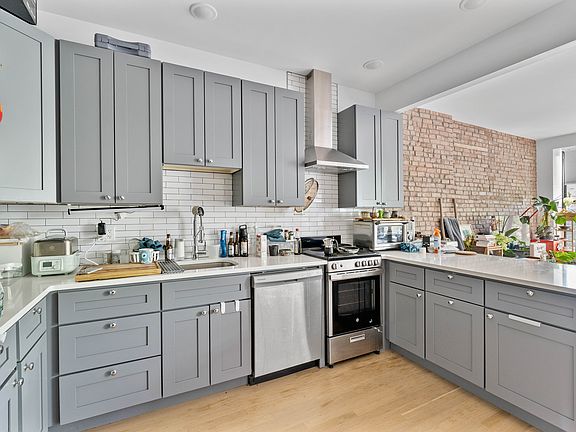 5th image of 594 Mac Donough St #3