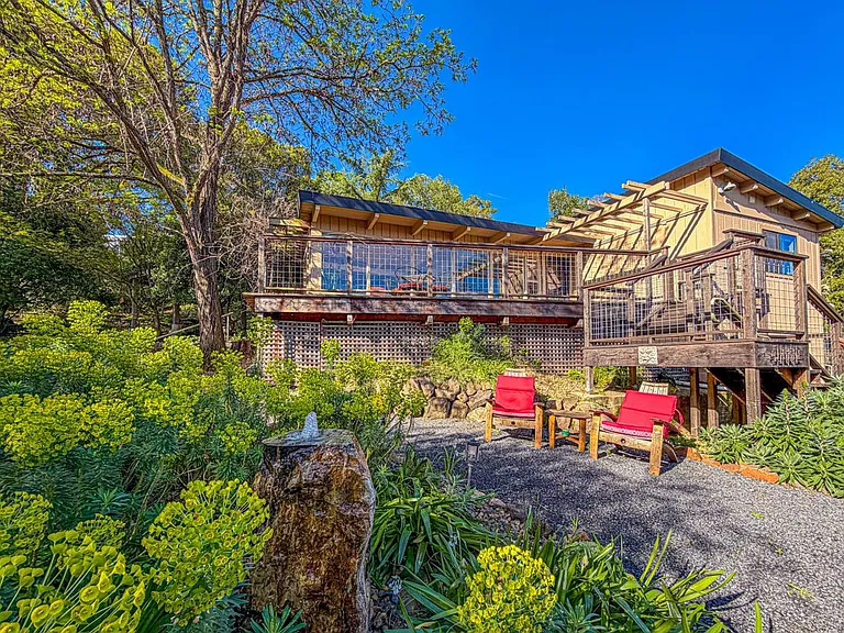 1560 Ronne Dr — Photo 41