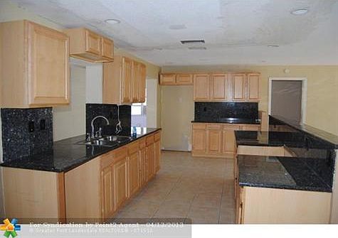 3rd image of 9801 NW 67th Ct