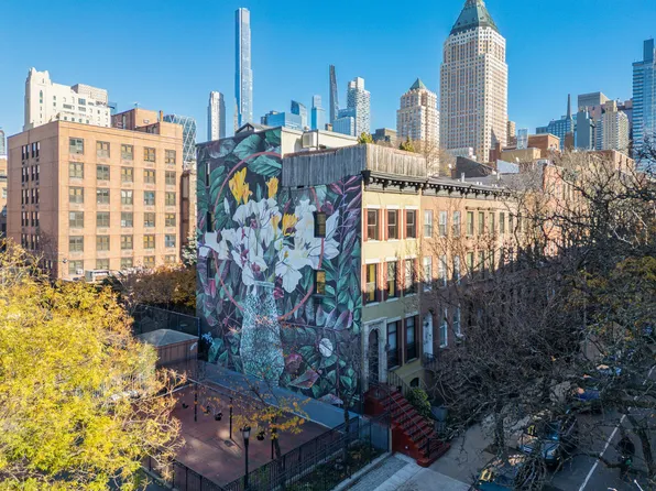 463 West 47th Street image 26 of 27