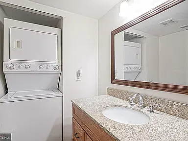 1065 Waldon Ct — Photo 14