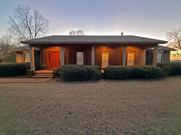 433 Thompson Rd, Gunnison, MS 38746