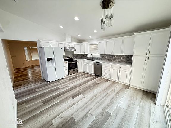 5th image of 301 Olympic Ave