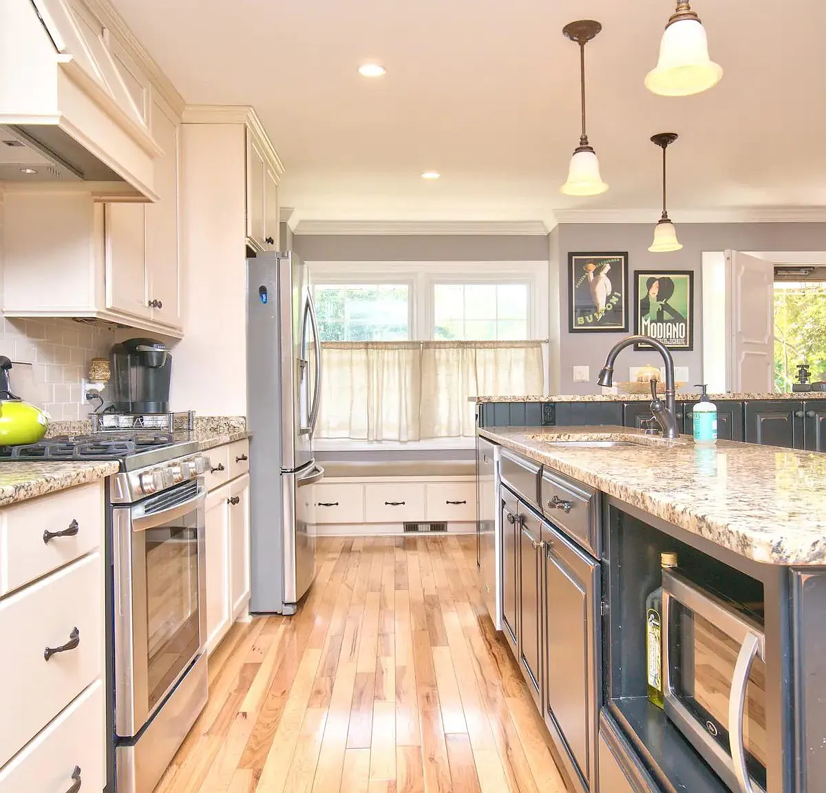 101 Harrowgate Dr — Photo 2