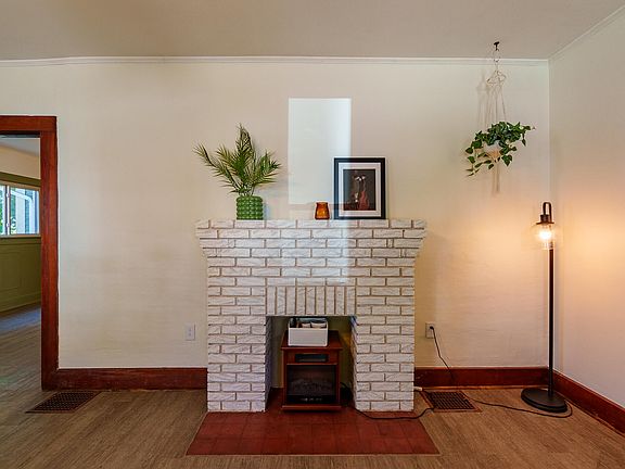 5th image of 651 W Greene St