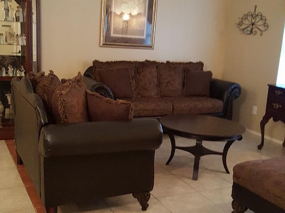 2nd image of 1007 Willowbrook Cir