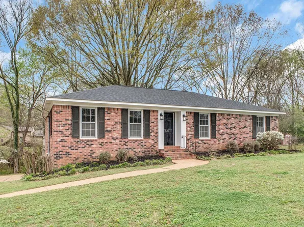 631 Hillside Dr, Humboldt, TN 38343