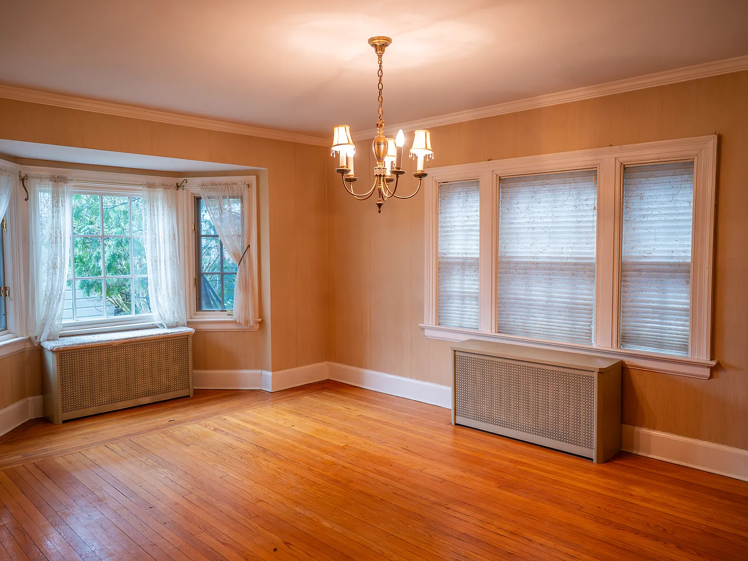 4 bed, 1.5 bath, 2188 sqft, $3,750 — Photo 4