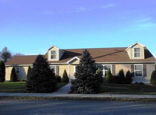 34 Indian Pathways Dr, Pine Grove, PA 17963