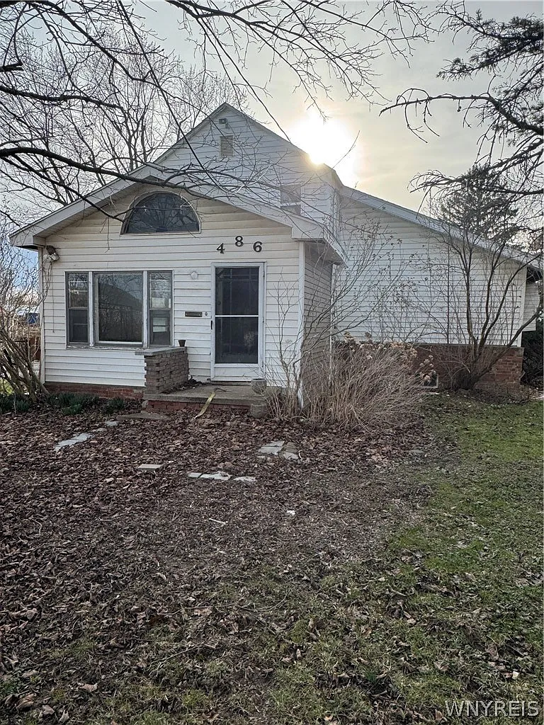 486 103rd St photo 1