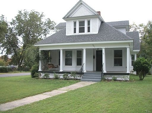 1st image of 301 N Laurel St