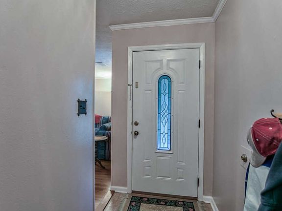 3rd image of 5643 Lunker Ln