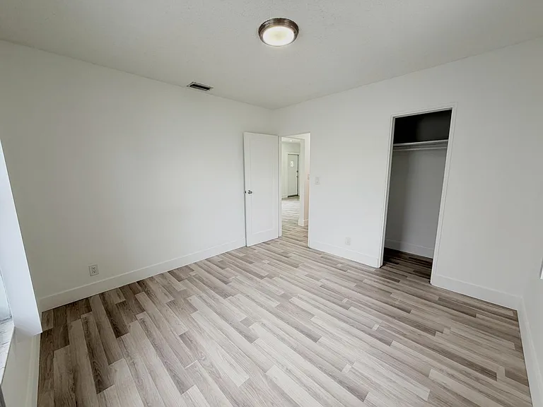 831 El Prado — Photo 9