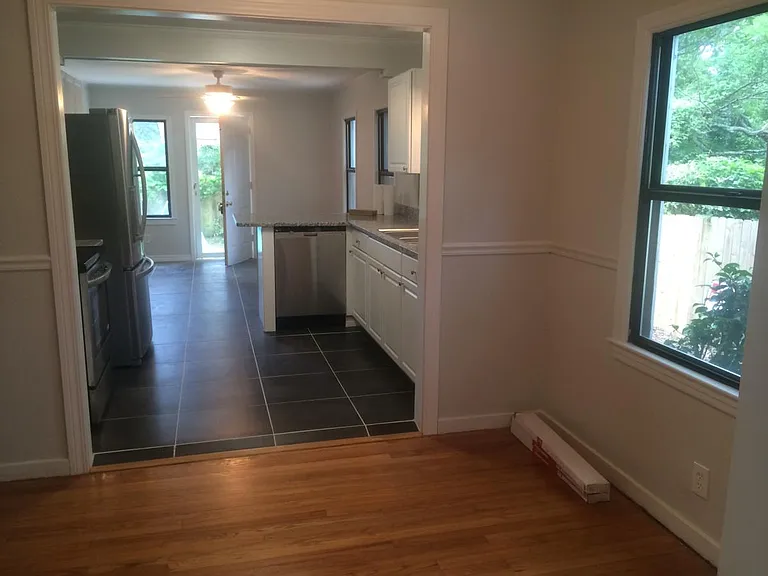 214 Pinehill Dr — Photo 3
