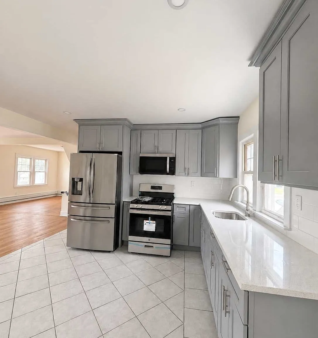 4 bed, 2.0 bath, 2646 sqft, $4,750 — Photo 3