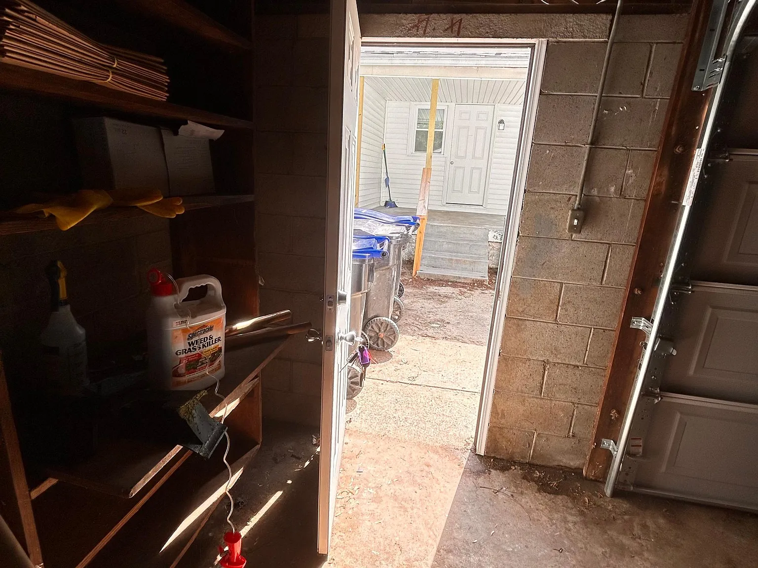1605 Earl Ave — Photo 4