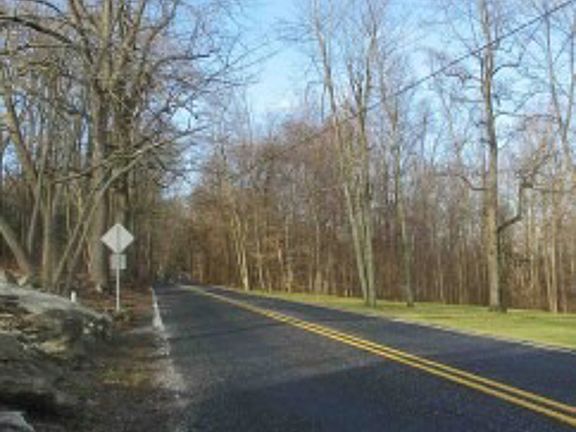 Exterior Neighborhood (street photo)