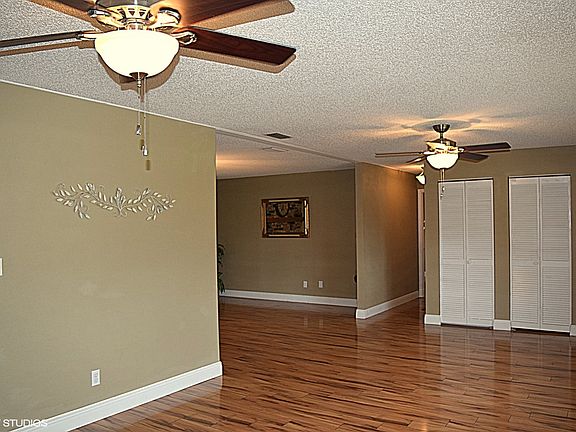 4th image of 3835 Valley Ln