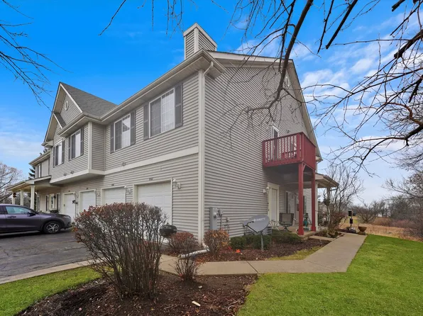 1062 Castleshire Dr #1062, Woodstock, IL 60098