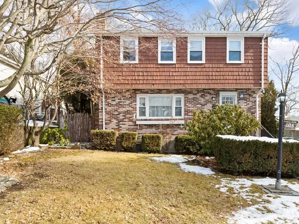 106 Greensboro Rd, Dedham, MA 02026