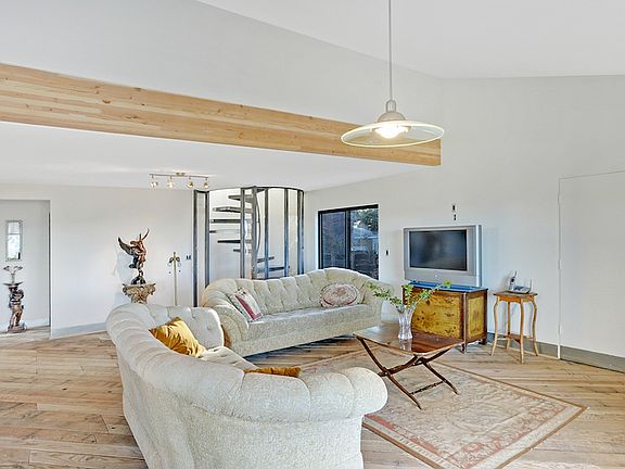 4th image of 20784 Medley Ln