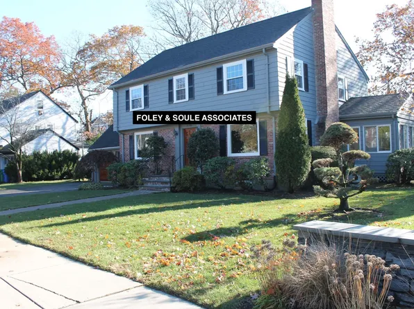 1330 Commonwealth Ave, Newton, MA 02465